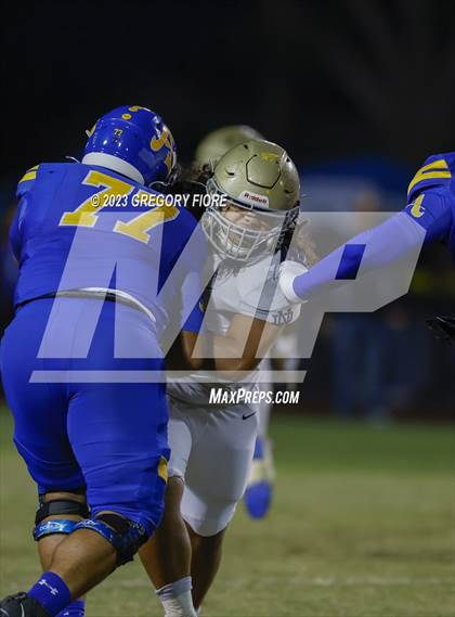Thumbnail 1 in Notre Dame (SO) @ Bishop Amat photogallery.