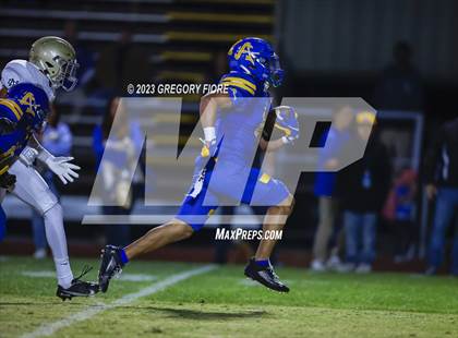Thumbnail 3 in Notre Dame (SO) @ Bishop Amat photogallery.