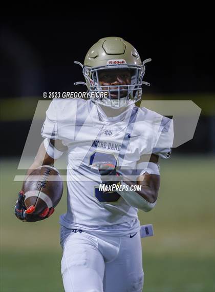 Thumbnail 1 in Notre Dame (SO) @ Bishop Amat photogallery.