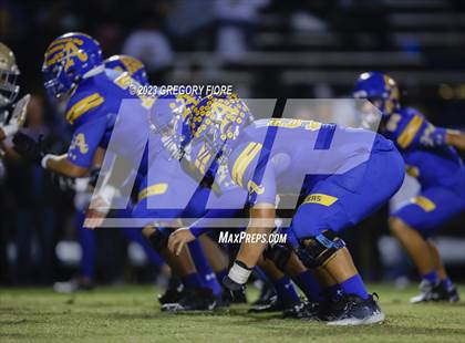 Thumbnail 1 in Notre Dame (SO) @ Bishop Amat photogallery.