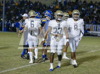 Thumbnail 2 in Notre Dame (SO) @ Bishop Amat photogallery.