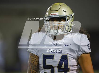 Thumbnail 2 in Notre Dame (SO) @ Bishop Amat photogallery.
