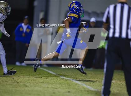 Thumbnail 1 in Notre Dame (SO) @ Bishop Amat photogallery.