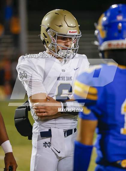 Thumbnail 2 in Notre Dame (SO) @ Bishop Amat photogallery.