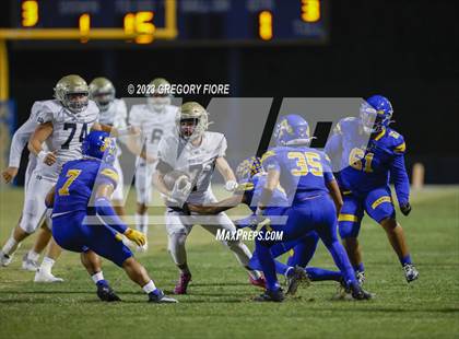 Thumbnail 2 in Notre Dame (SO) @ Bishop Amat photogallery.