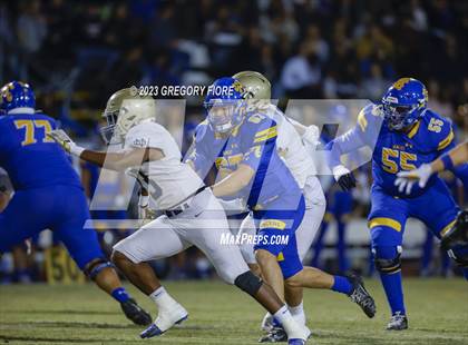 Thumbnail 2 in Notre Dame (SO) @ Bishop Amat photogallery.