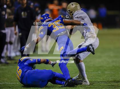 Thumbnail 1 in Notre Dame (SO) @ Bishop Amat photogallery.