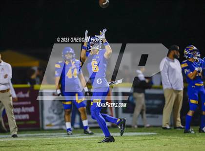 Thumbnail 2 in Notre Dame (SO) @ Bishop Amat photogallery.