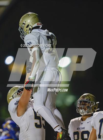 Thumbnail 2 in Notre Dame (SO) @ Bishop Amat photogallery.