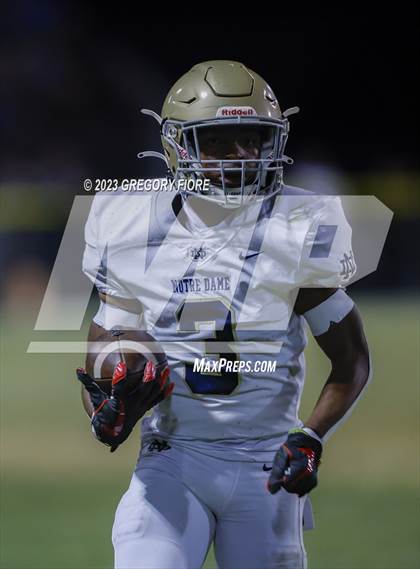 Thumbnail 2 in Notre Dame (SO) @ Bishop Amat photogallery.