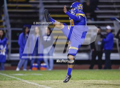 Thumbnail 3 in Notre Dame (SO) @ Bishop Amat photogallery.