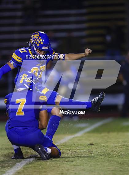 Thumbnail 1 in Notre Dame (SO) @ Bishop Amat photogallery.
