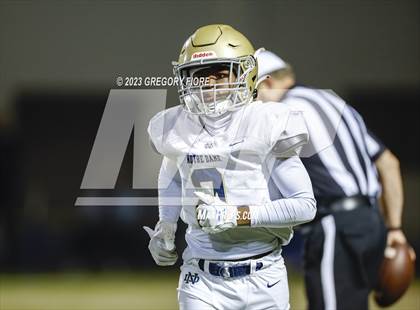 Thumbnail 2 in Notre Dame (SO) @ Bishop Amat photogallery.