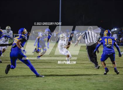 Thumbnail 2 in Notre Dame (SO) @ Bishop Amat photogallery.