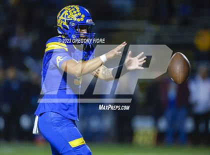 Thumbnail 2 in Notre Dame (SO) @ Bishop Amat photogallery.