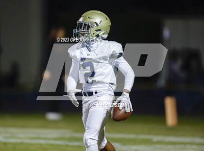Thumbnail 3 in Notre Dame (SO) @ Bishop Amat photogallery.