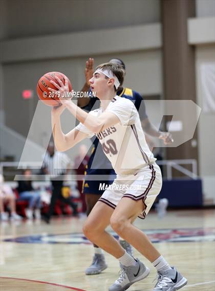 Thumbnail 1 in Cinco Ranch vs. Nimitz (McDonald's Texas Invitational) photogallery.