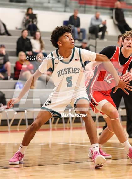 Thumbnail 2 in Hillcrest vs. Sheldon (Pro Image Holiday Classic Large Schools) photogallery.