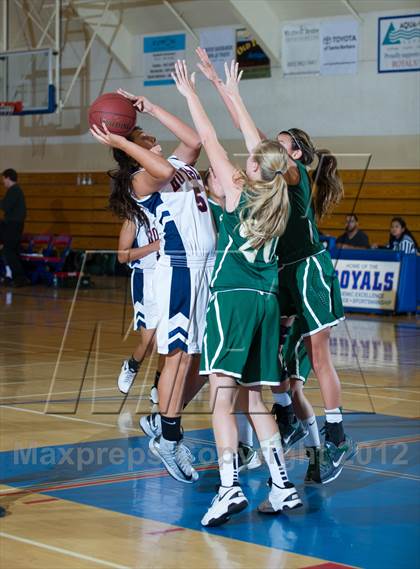 Thumbnail 3 in Santa Barbara vs San Marcos (Gold Coast Tournament) photogallery.