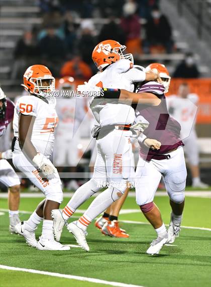 Thumbnail 3 in Elysian Fields vs. Waskom (UIL 3A Quarterfinal Playoff) photogallery.