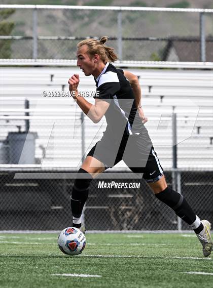 Thumbnail 1 in Mountain Ridge vs. Davis (UHSAA 6A Semifinal) photogallery.