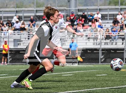 Thumbnail 2 in Mountain Ridge vs. Davis (UHSAA 6A Semifinal) photogallery.