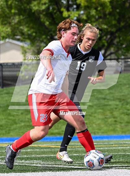 Thumbnail 2 in Mountain Ridge vs. Davis (UHSAA 6A Semifinal) photogallery.