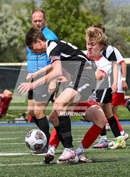 Thumbnail 1 in Mountain Ridge vs. Davis (UHSAA 6A Semifinal) photogallery.