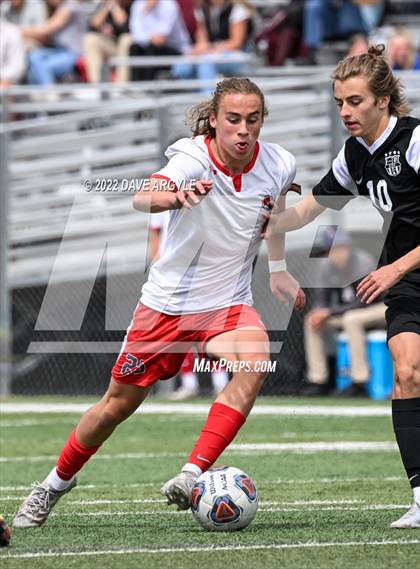 Thumbnail 2 in Mountain Ridge vs. Davis (UHSAA 6A Semifinal) photogallery.