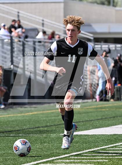 Thumbnail 2 in Mountain Ridge vs. Davis (UHSAA 6A Semifinal) photogallery.