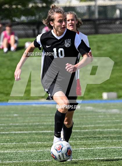 Thumbnail 3 in Mountain Ridge vs. Davis (UHSAA 6A Semifinal) photogallery.