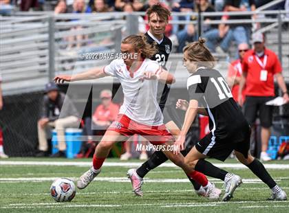 Thumbnail 2 in Mountain Ridge vs. Davis (UHSAA 6A Semifinal) photogallery.