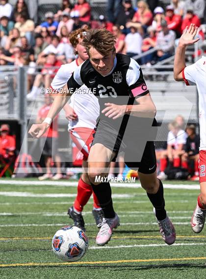 Thumbnail 3 in Mountain Ridge vs. Davis (UHSAA 6A Semifinal) photogallery.