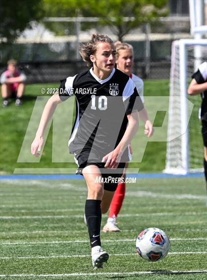 Thumbnail 1 in Mountain Ridge vs. Davis (UHSAA 6A Semifinal) photogallery.