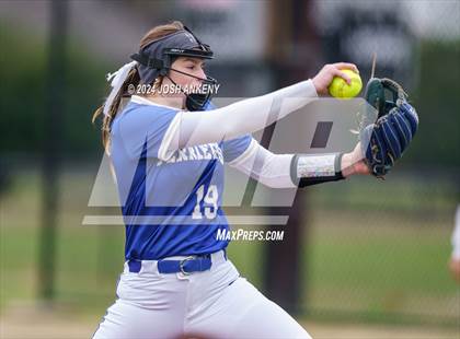 Thumbnail 3 in Brusly vs Vandebilt Catholic photogallery.