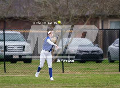 Thumbnail 3 in Brusly vs Vandebilt Catholic photogallery.