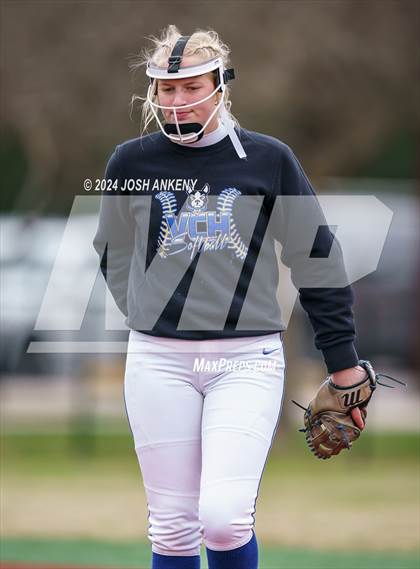 Thumbnail 3 in Brusly vs Vandebilt Catholic photogallery.