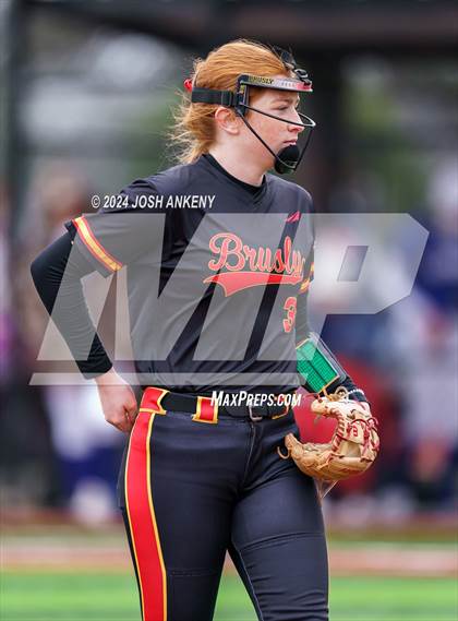 Thumbnail 2 in Brusly vs Vandebilt Catholic photogallery.