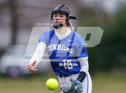 Thumbnail 3 in Brusly vs Vandebilt Catholic photogallery.