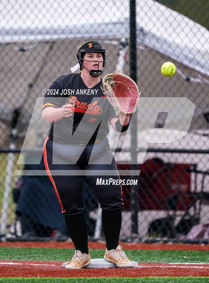 Thumbnail 3 in Brusly vs Vandebilt Catholic photogallery.