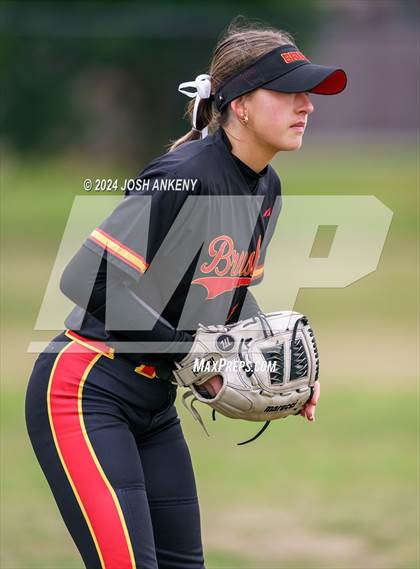 Thumbnail 2 in Brusly vs Vandebilt Catholic photogallery.