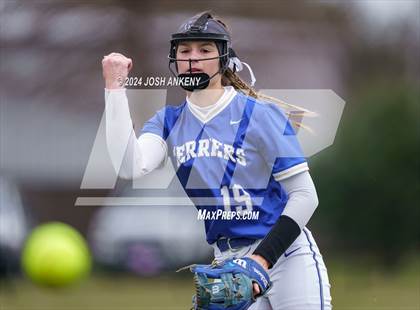 Thumbnail 2 in Brusly vs Vandebilt Catholic photogallery.