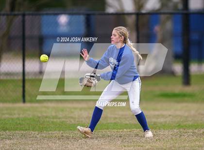 Thumbnail 1 in Brusly vs Vandebilt Catholic photogallery.