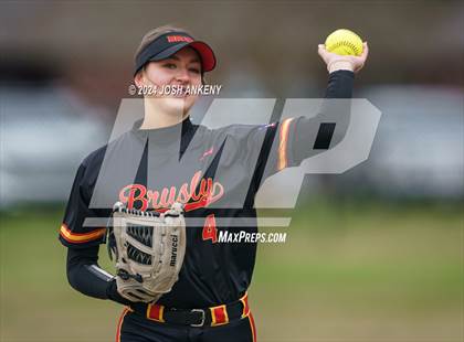 Thumbnail 2 in Brusly vs Vandebilt Catholic photogallery.