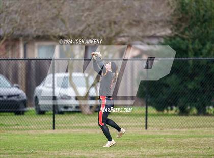 Thumbnail 3 in Brusly vs Vandebilt Catholic photogallery.
