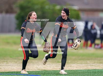 Thumbnail 2 in Brusly vs Vandebilt Catholic photogallery.