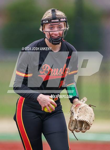 Thumbnail 2 in Brusly vs Vandebilt Catholic photogallery.
