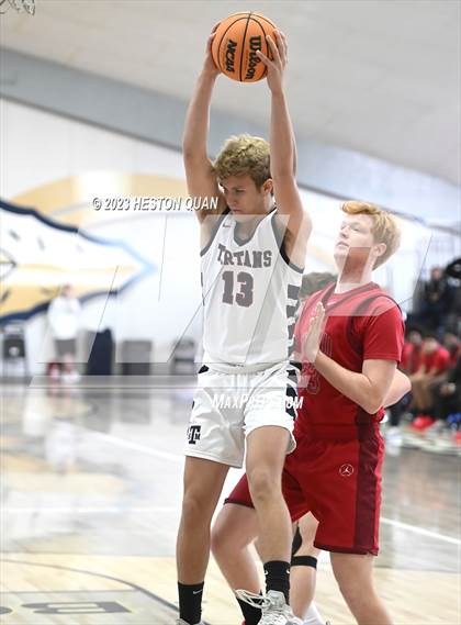 Thumbnail 3 in St. Margaret's vs. Leuzinger (MLK Classic) photogallery.