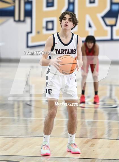 Thumbnail 2 in St. Margaret's vs. Leuzinger (MLK Classic) photogallery.