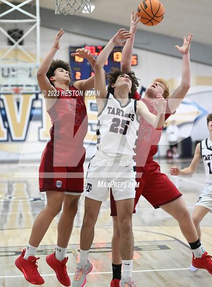Thumbnail 3 in St. Margaret's vs. Leuzinger (MLK Classic) photogallery.